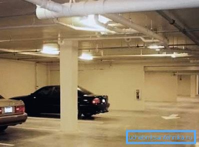 La ventilazione di grandi garage è effettuata meccanicamente. La ventilazione di grandi garage è effettuata meccanicamente.