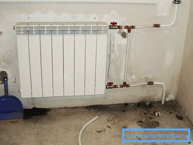 Temperatura della stanza superiore calda e inferiore. Temperatura della stanza superiore calda e inferiore.