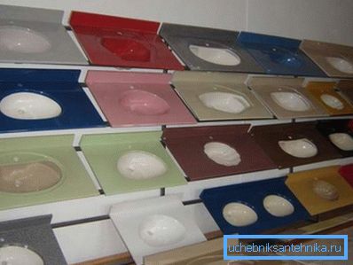 Vetrina specializzata nella vendita di lavelli in marmo Vetrina specializzata nella vendita di lavelli in marmo