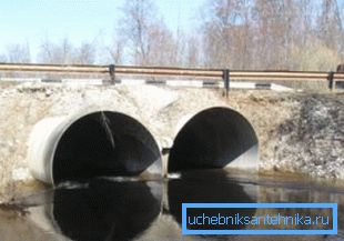 Tubazioni sotterranee sul bacino Tubazioni sotterranee sul bacino