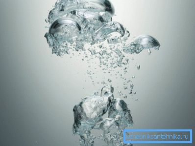 L'aria nel liquido di raffreddamento porta a una grave corrosione dell'acciaio L'aria nel liquido di raffreddamento porta a una grave corrosione dell'acciaio