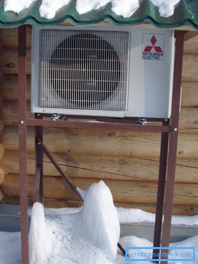 Una pompa di calore ad aria è la fonte di calore più redditizia in assenza di un gas principale. Una pompa di calore ad aria è la fonte di calore più redditizia in assenza di un gas principale.