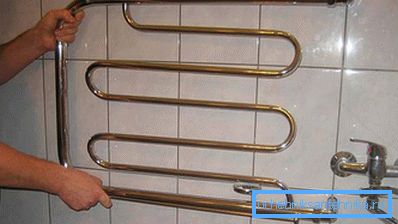 3971 Inserto del portasciugamani riscaldato in un contorno di acqua calda