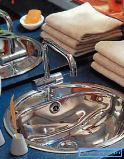 Modello di mortasa con superficie lucida. Modello di mortasa con superficie lucida.