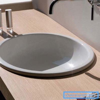 Il prodotto incorporato sembra meno efficace, ma con il giusto approccio, può diventare una vera decorazione del bagno Il prodotto incorporato sembra meno efficace, ma con il giusto approccio, può diventare una vera decorazione del bagno