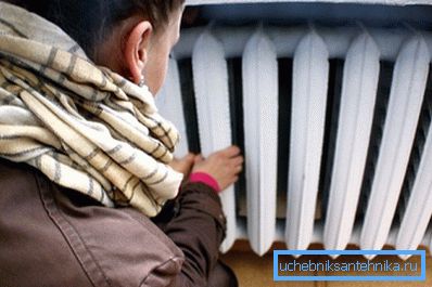 Non puoi vivere così per tutto l'inverno. Non puoi vivere così per tutto l'inverno.