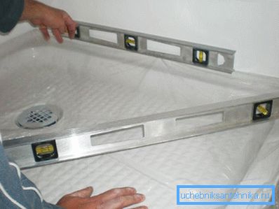Livellare il pallet, quindi segnare. Livellare il pallet, quindi segnare.