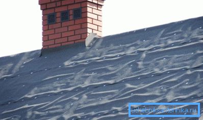 Il condotto di scarico deve essere parte della struttura dell'edificio. Il condotto di scarico deve essere parte della struttura dell'edificio.