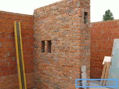 I condotti di scarico possono essere parte della struttura dell'edificio. I condotti di scarico possono essere parte della struttura dell'edificio.