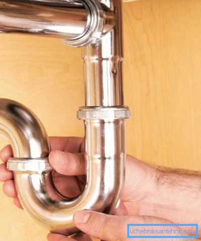 Stringere il collegamento a vite Stringere il collegamento a vite