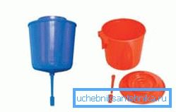 Lavabo in plastica di fabbrica. Lavabo in plastica di fabbrica.